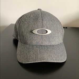 Men’s Oakley hat s/m